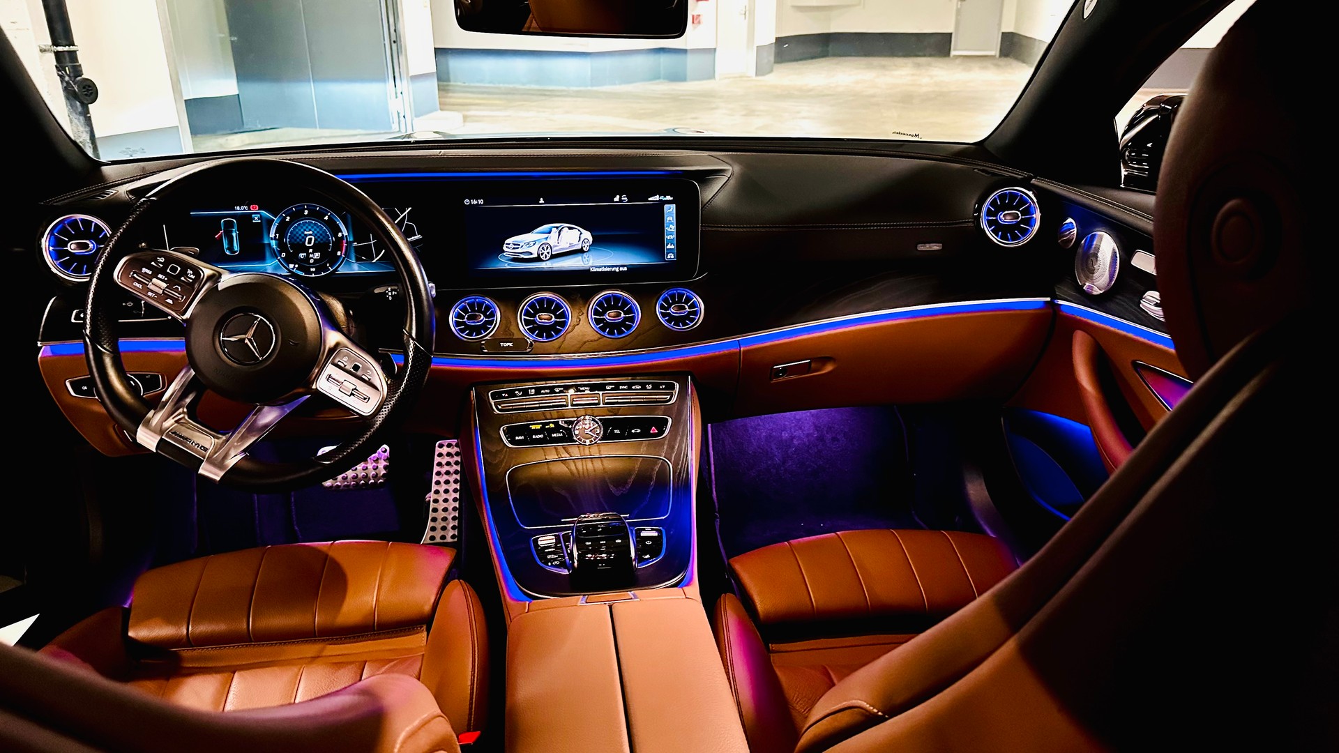MERCEDES-BENZ E 220 d Coupé AMG Line 9G-Tronic-image-9