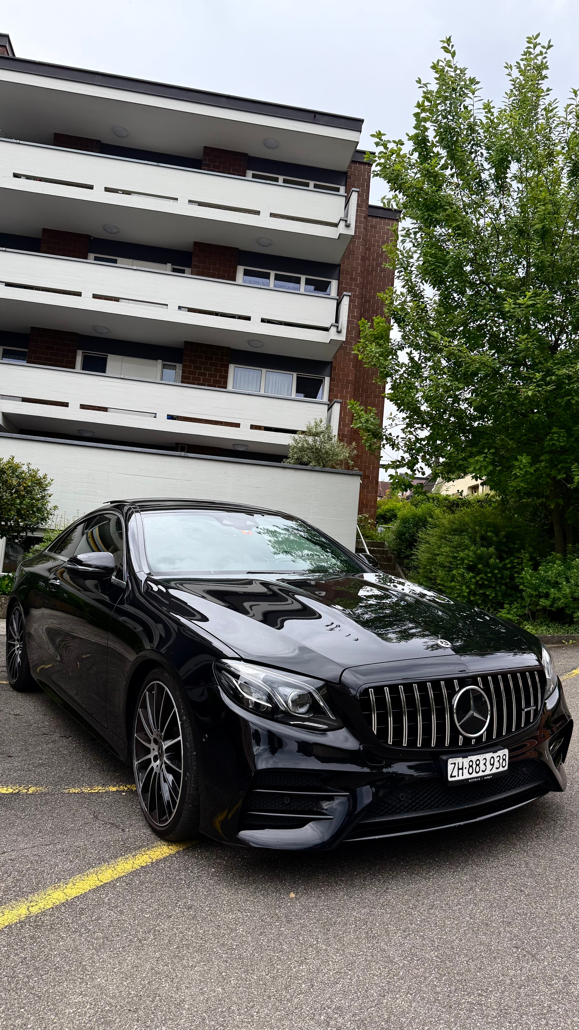 MERCEDES-BENZ E 220 d Coupé AMG Line 9G-Tronic-image-1