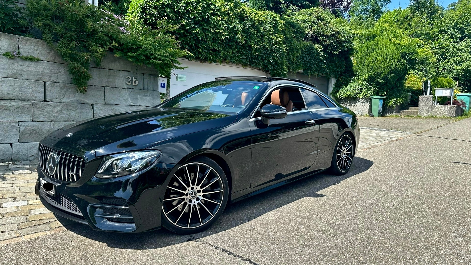 MERCEDES-BENZ E 220 d Coupé AMG Line 9G-Tronic-image-2