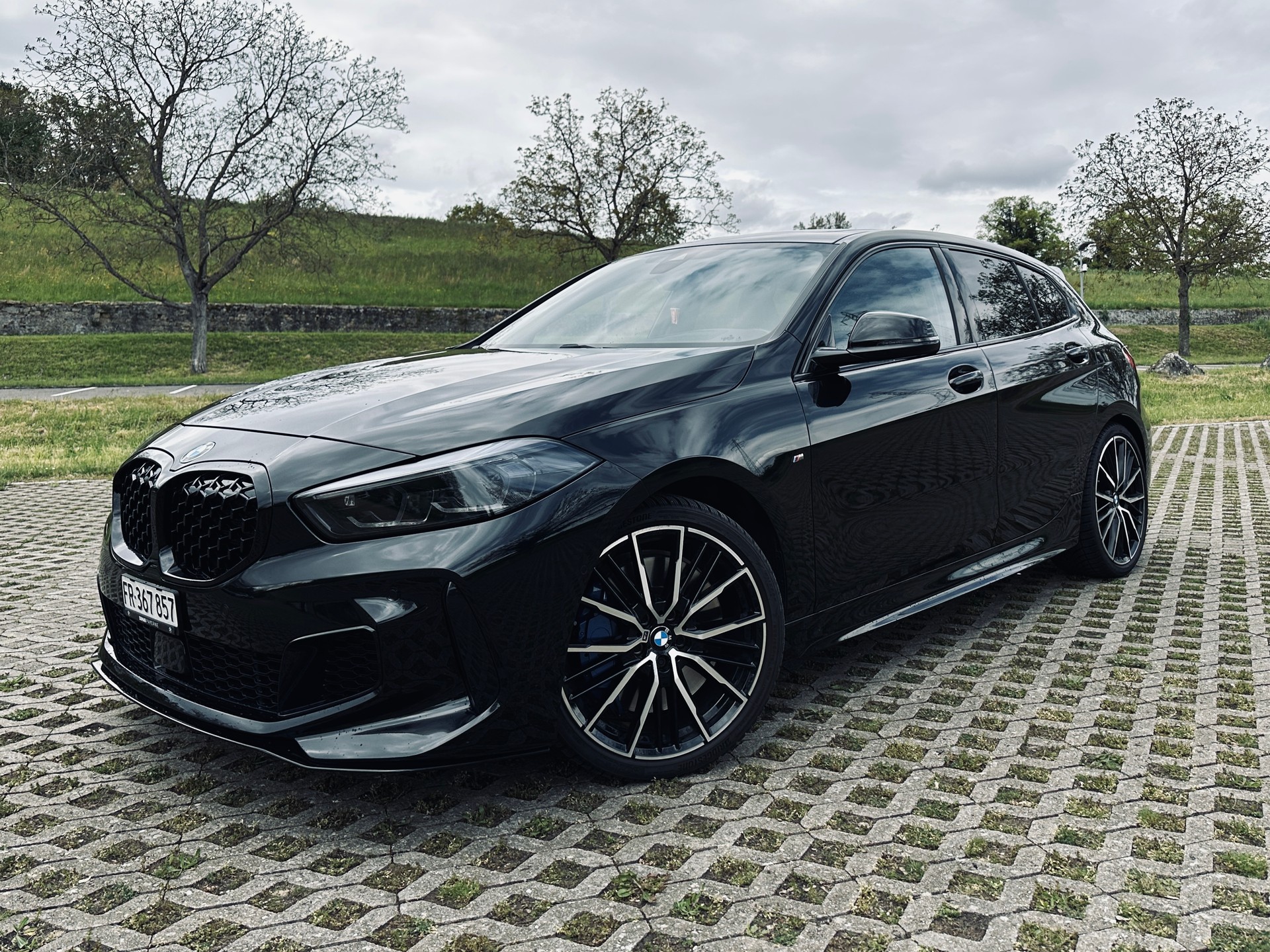 BMW M135i xDrive Steptronic-image-0