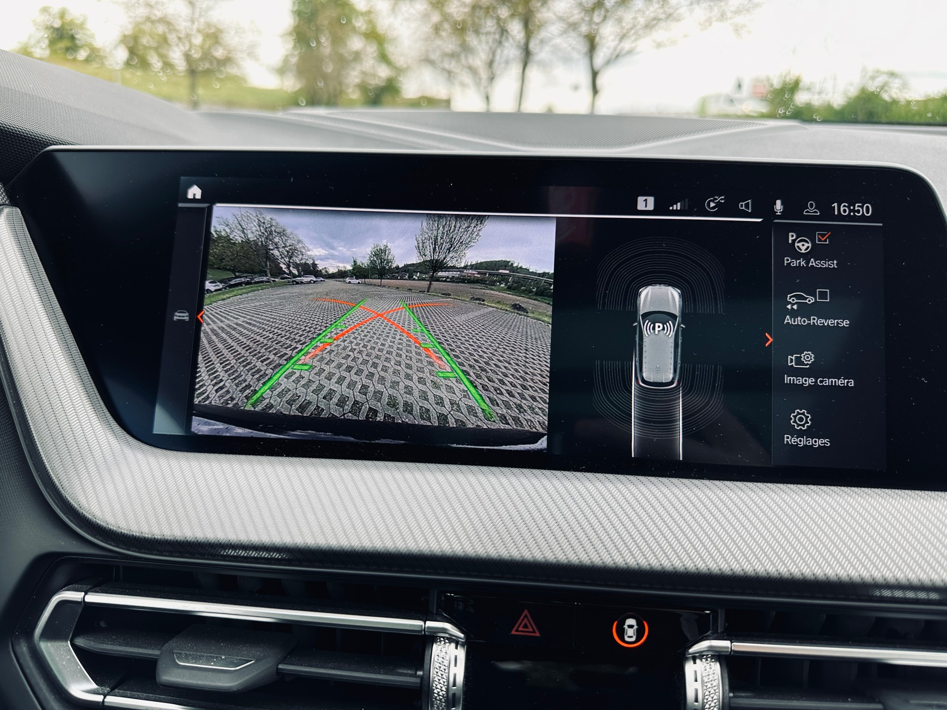BMW M135i xDrive Steptronic-image-12