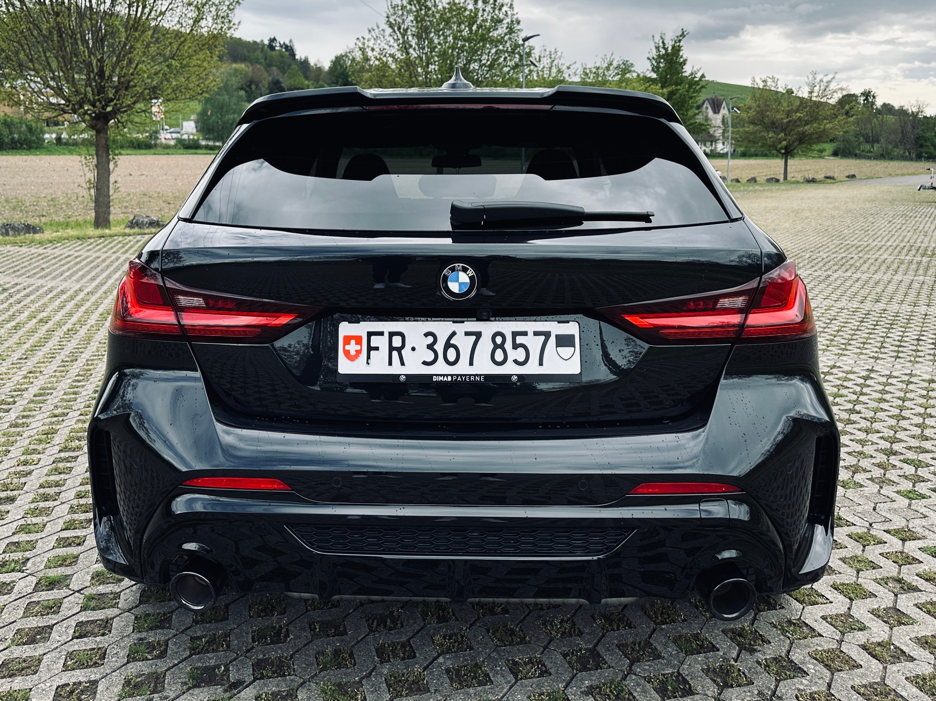 BMW M135i xDrive Steptronic-image-5