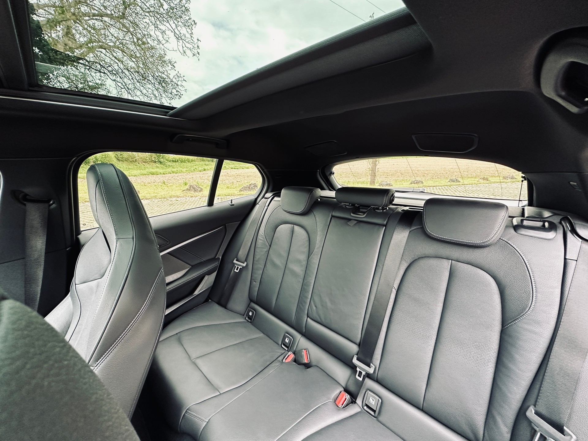 BMW M135i xDrive Steptronic-image-9