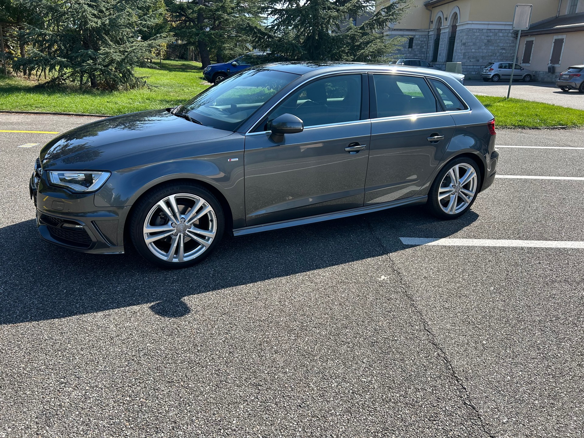 AUDI A3 Sportback 1.4 TFSI Ambition-image-1