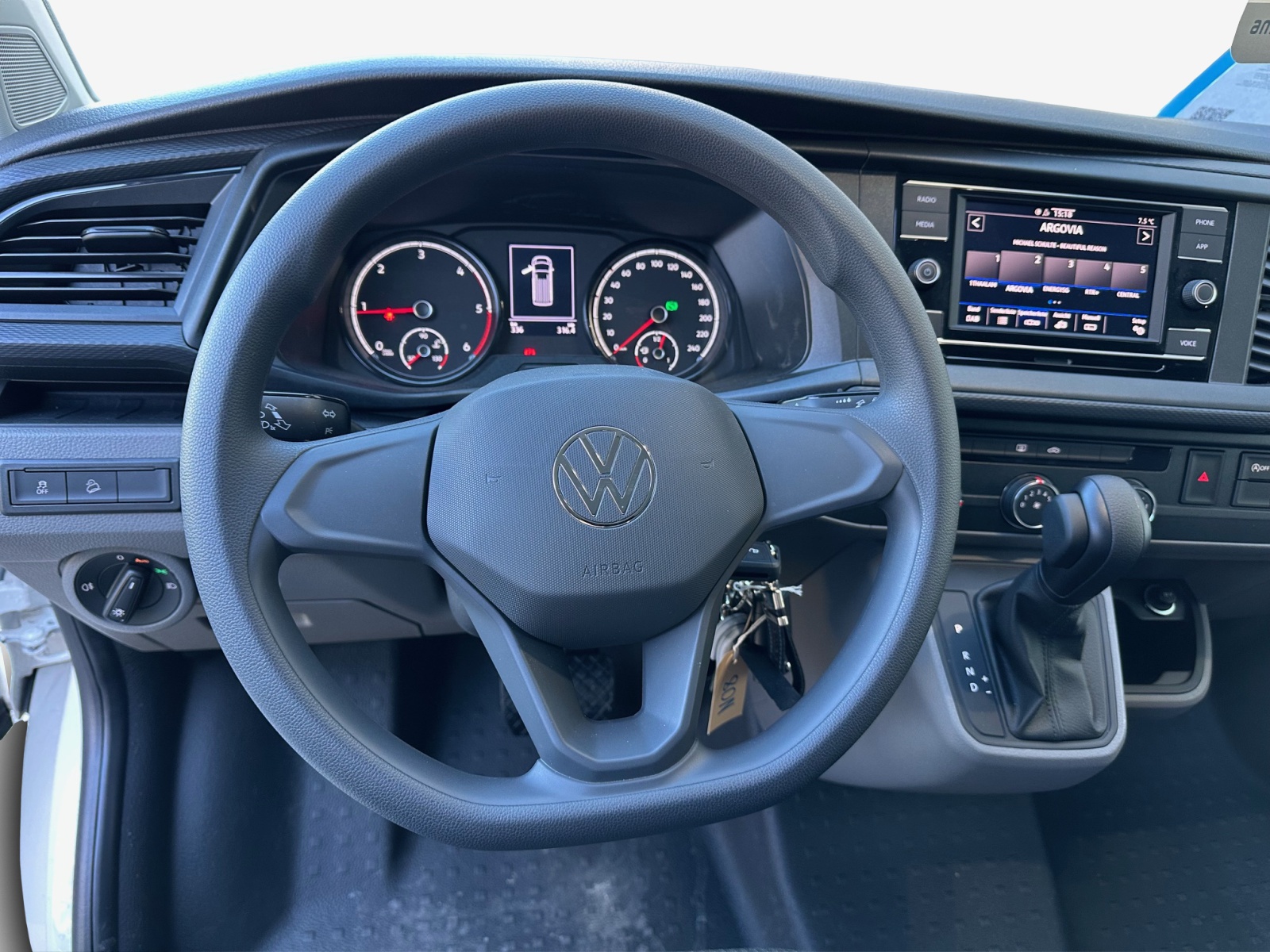 VW T6.1 2.0 TDI DSG-image-9