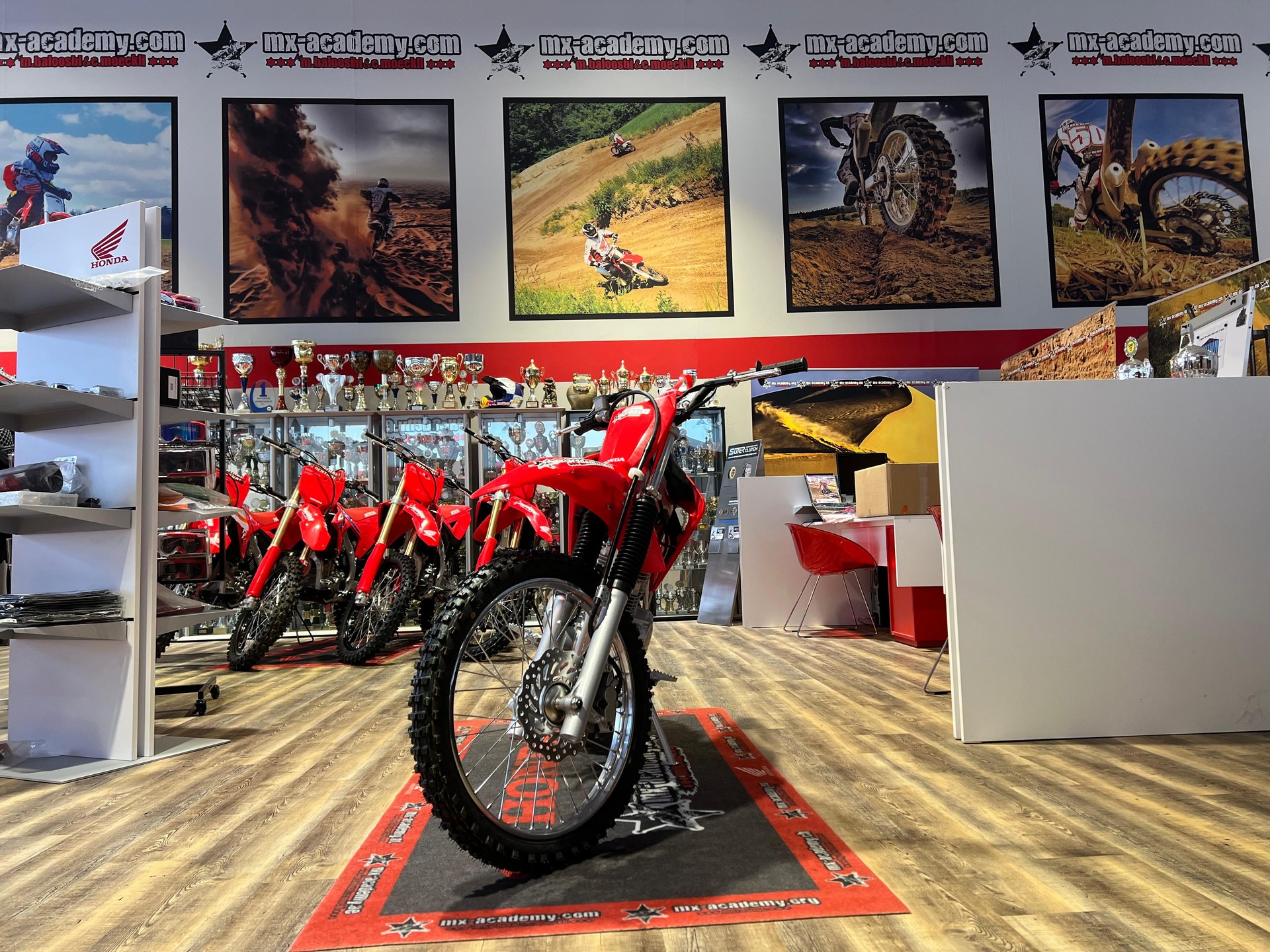 HONDA ** CRF125F ** Neufahrzeug-showroom-element-3