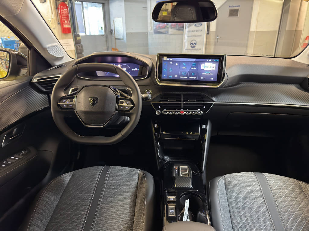 PEUGEOT 208 1.2 Hybrid Allure Premium-image-6