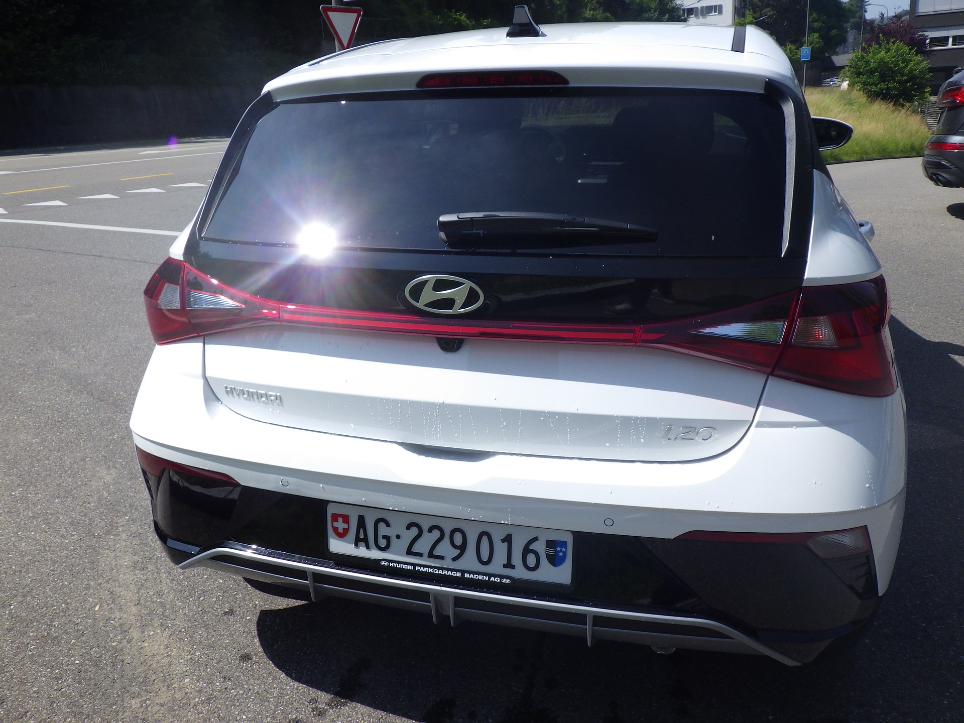 HYUNDAI i20 1.0 T-GDi Amplia DCT-showroom-element-2