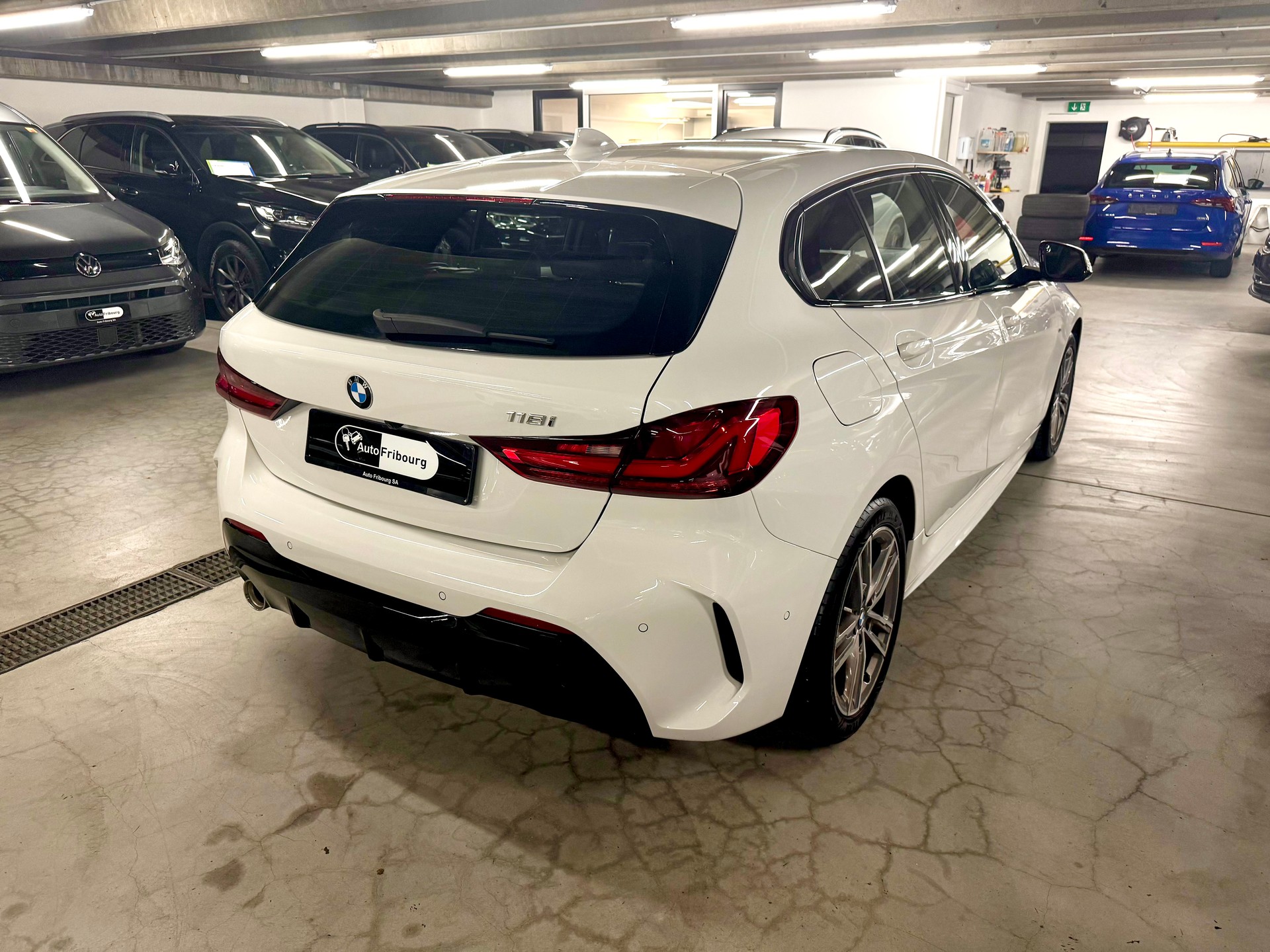 BMW 118i M Sport Steptronic-showroom-element-1