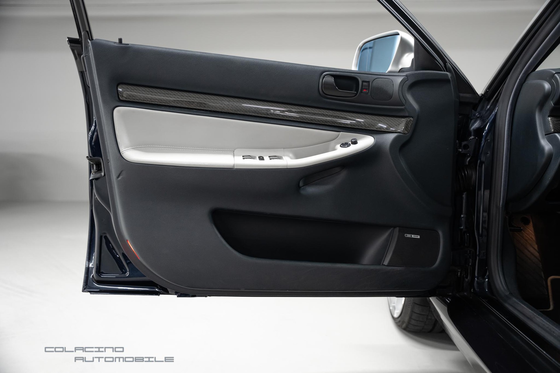 AUDI RS4-image-17