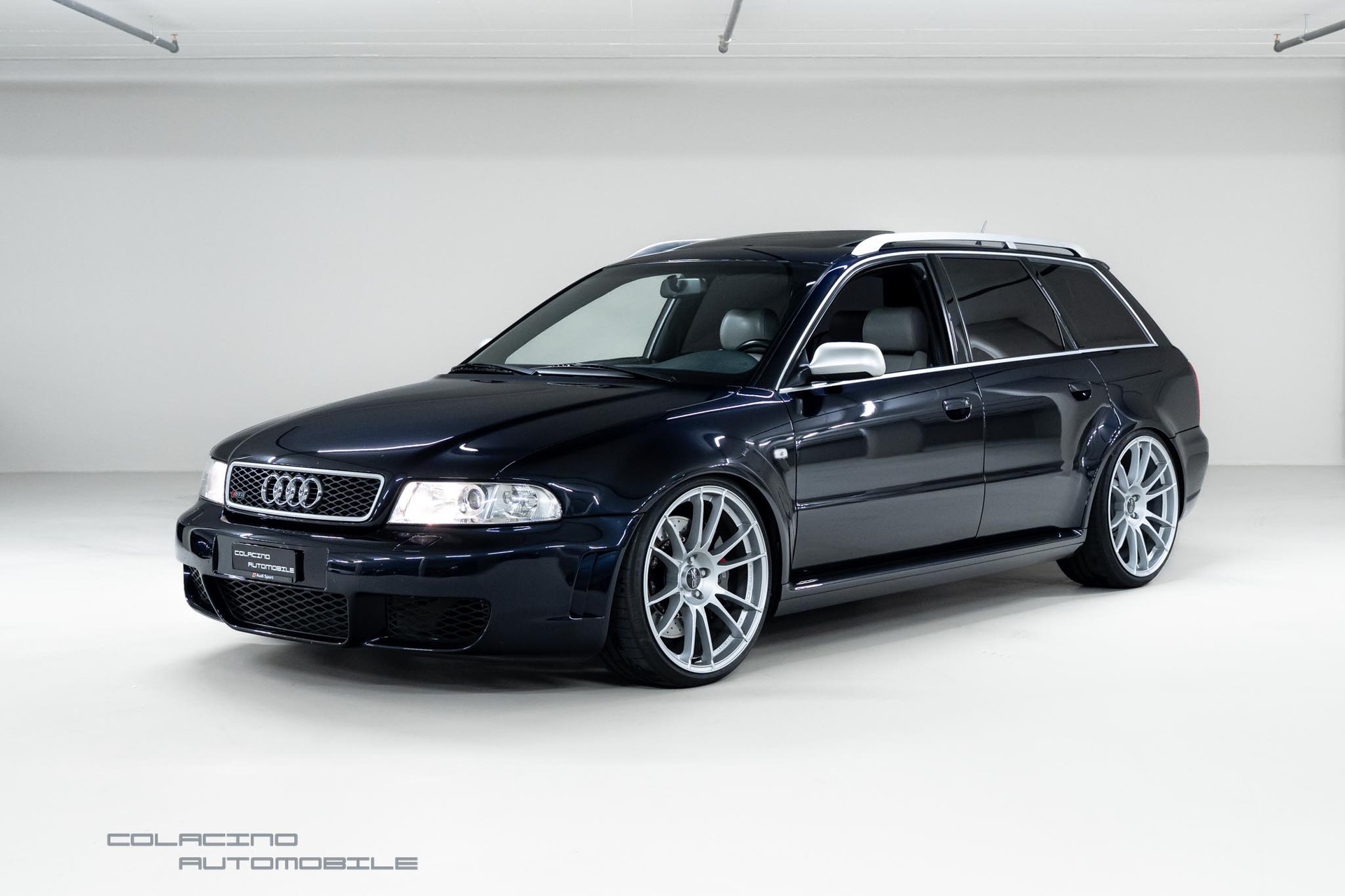 AUDI RS4-image-0