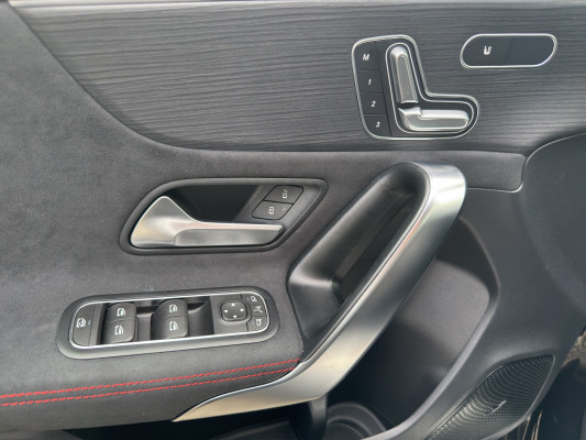 MERCEDES-BENZ A 250 e EQ Star 8G-DCT-image-9