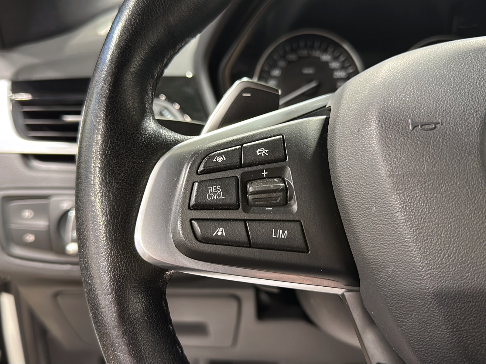 BMW X1 xDrive 20d Sport Line Steptronic-image-18