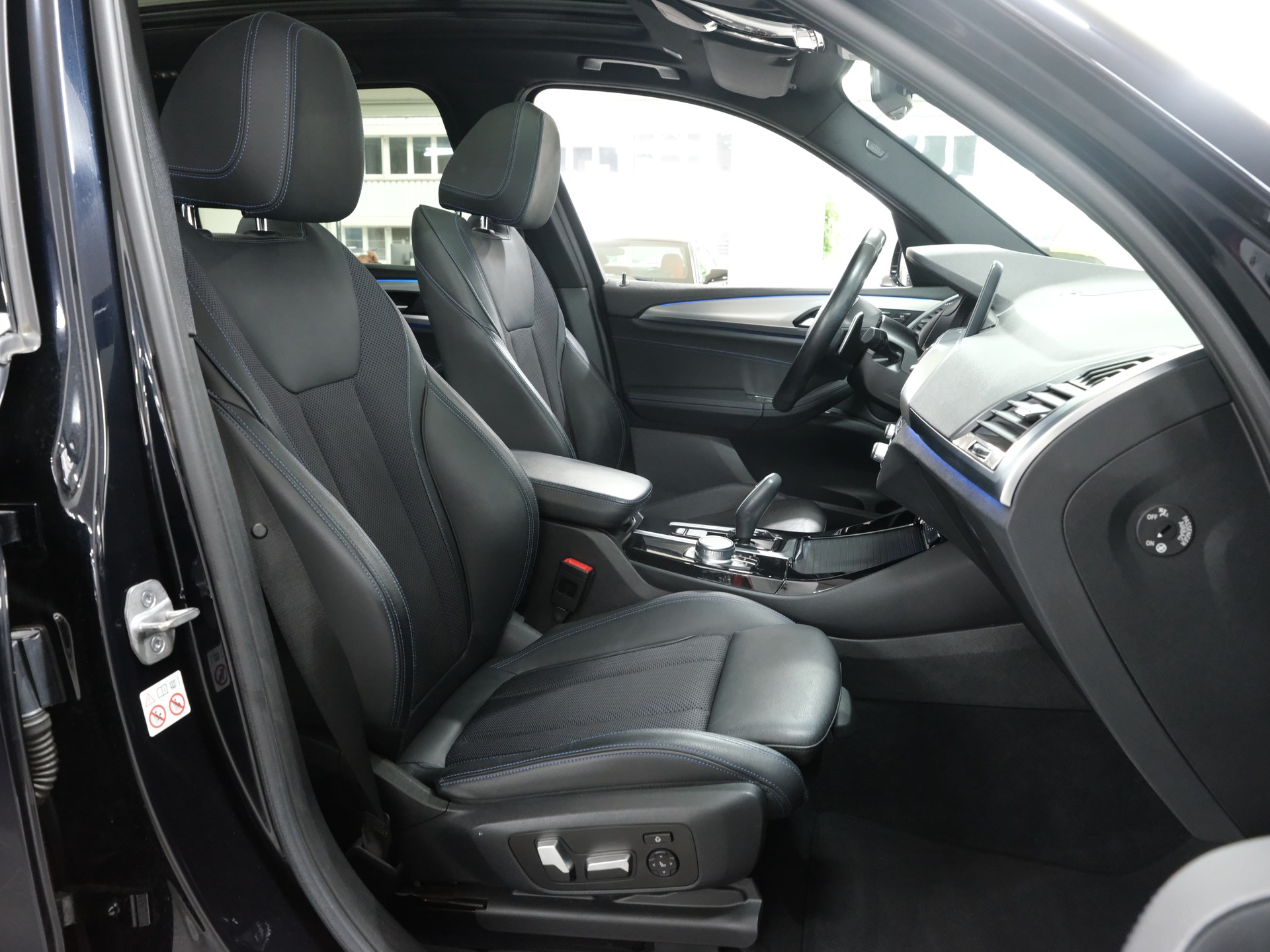 BMW X3 xDrive 48V 20d M Sport Steptronic *Driving Assistant plus* *Parking Assistant Plus* *Pano*-image-17