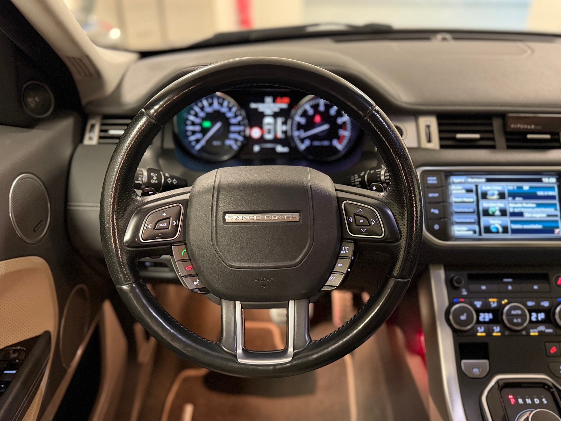 LAND ROVER Range Rover Evoque 2.0 Si4 Dynamic AT9-image-14