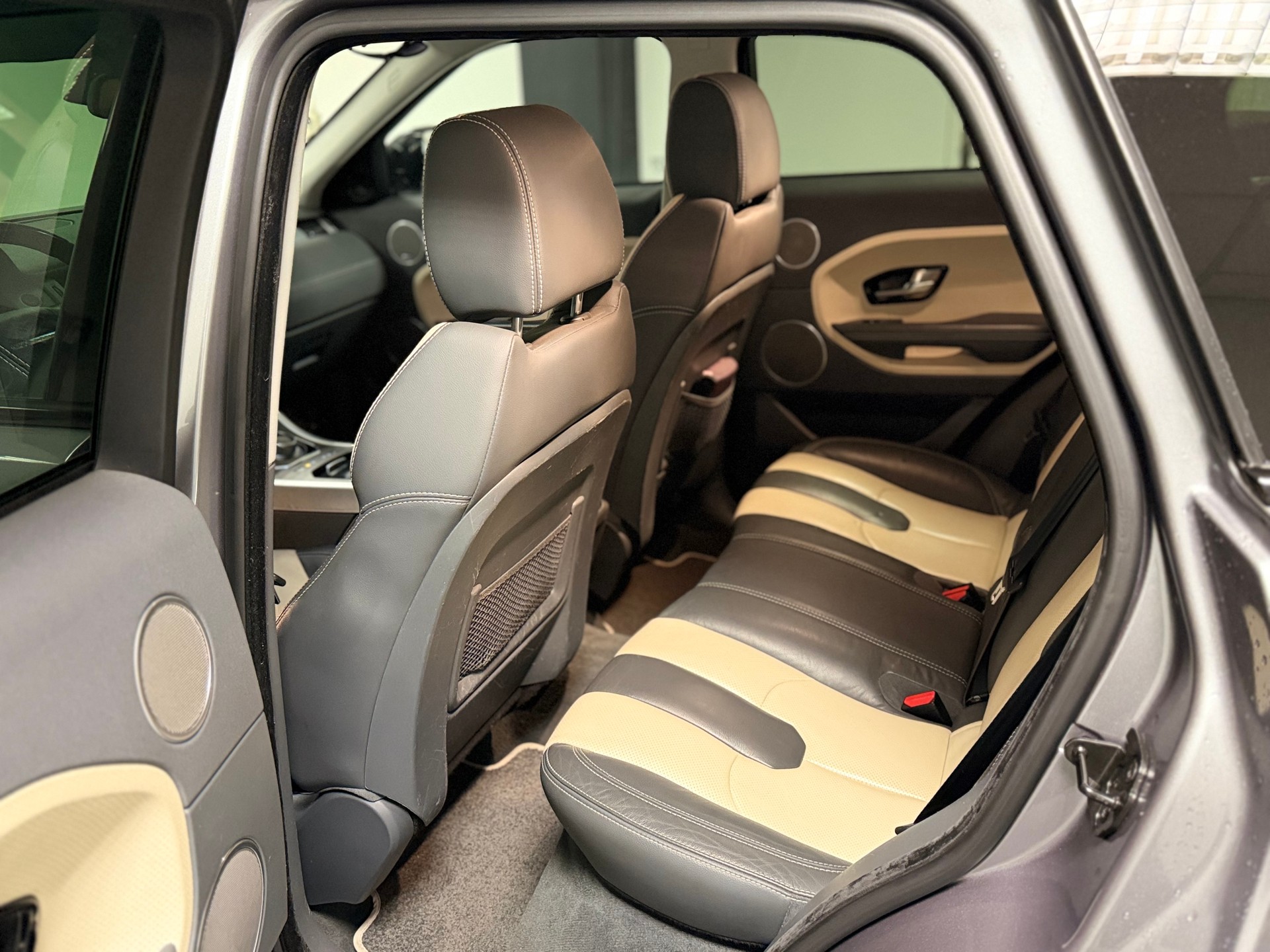 LAND ROVER Range Rover Evoque 2.0 Si4 Dynamic AT9-image-19