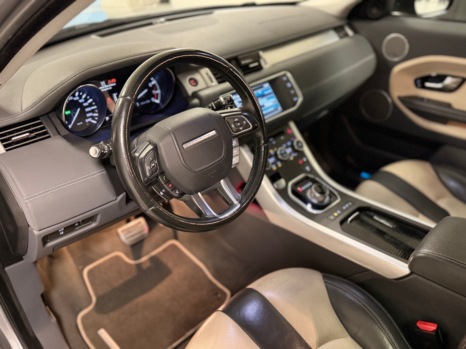 LAND ROVER Range Rover Evoque 2.0 Si4 Dynamic AT9-image-15