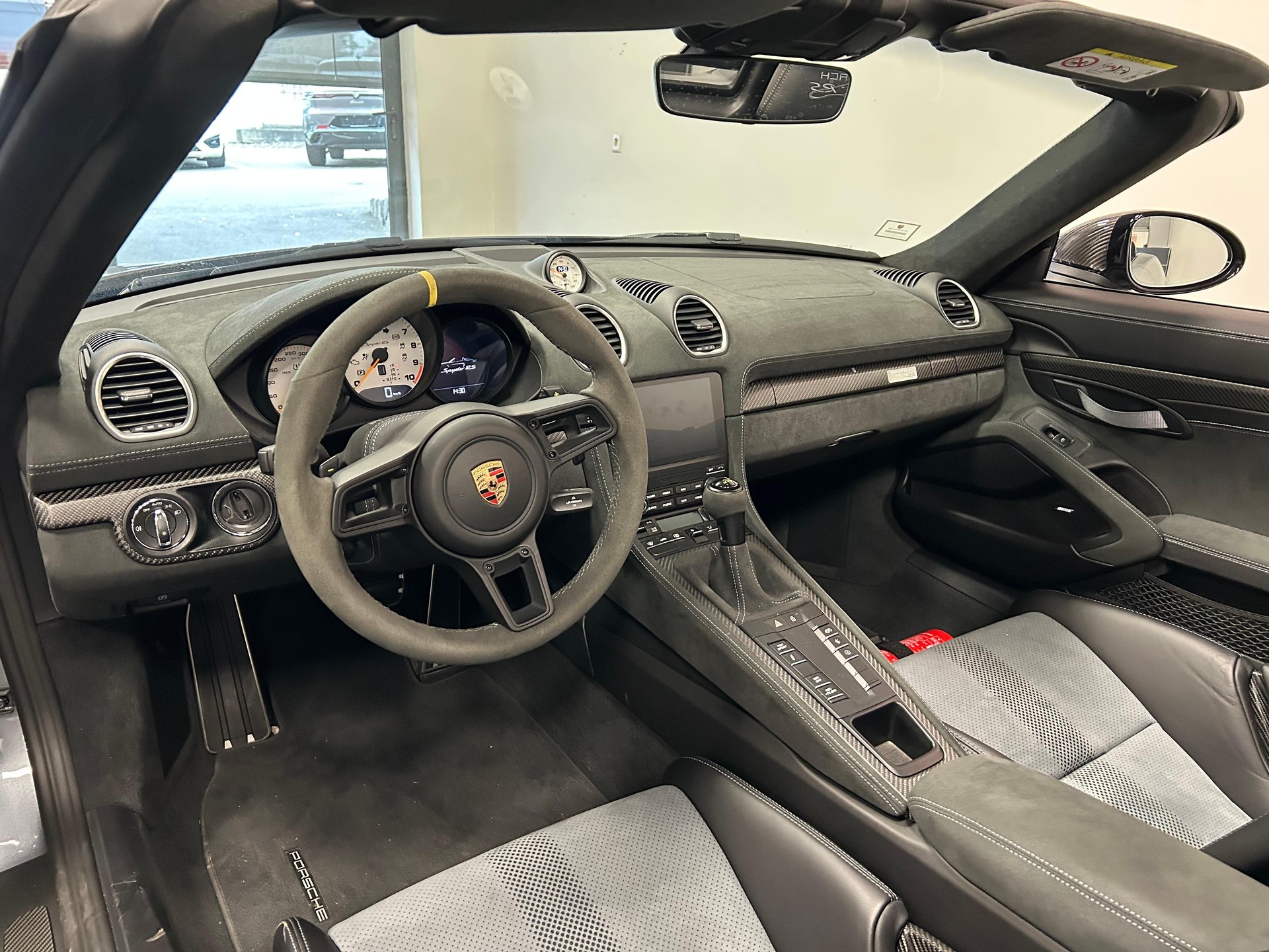 PORSCHE 718 Boxster 4.0 Spyder RS PDK-image-12