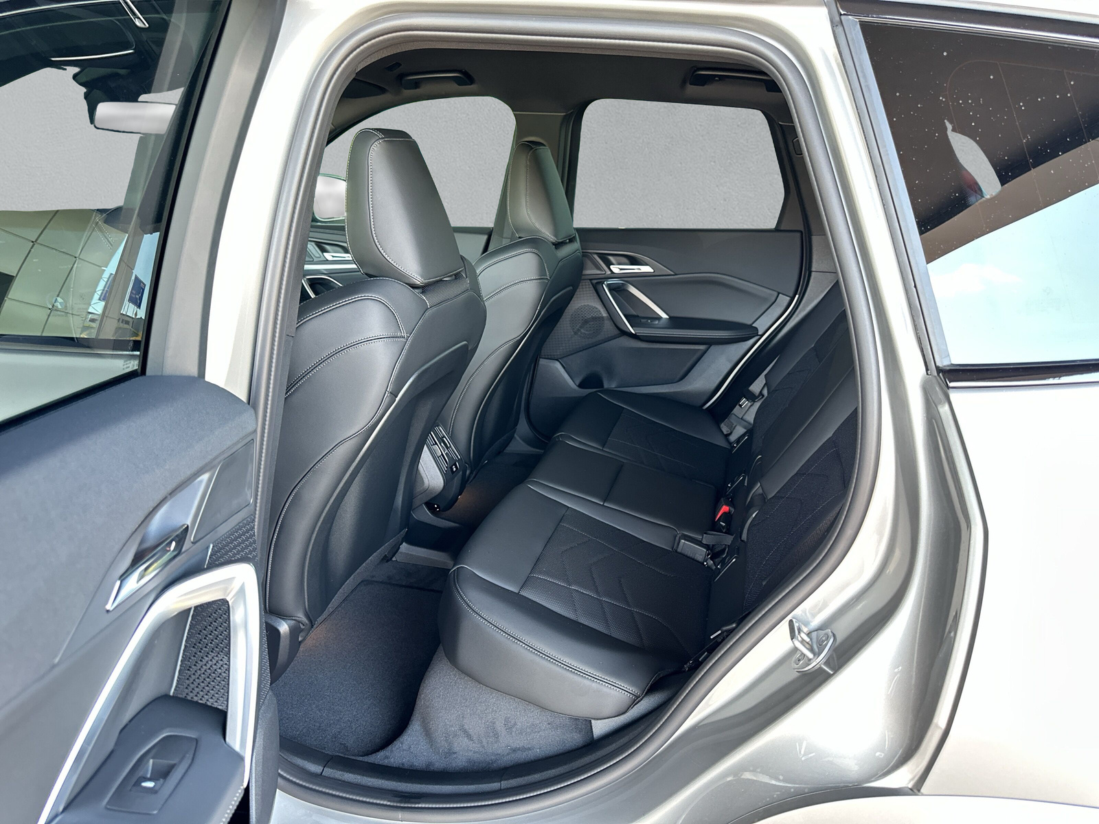 BMW iX1 eDrive 20 Edition M Sport 📍-image-12