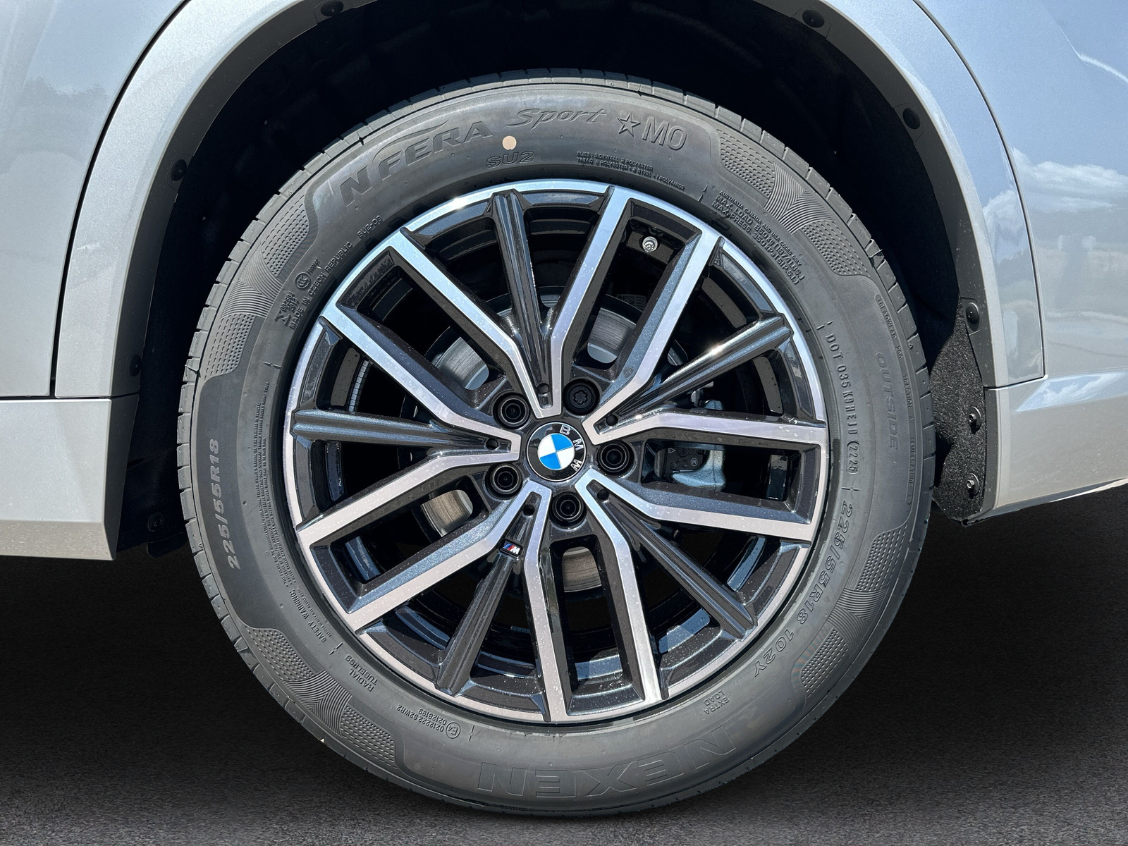 BMW iX1 eDrive 20 Edition M Sport 📍-image-9