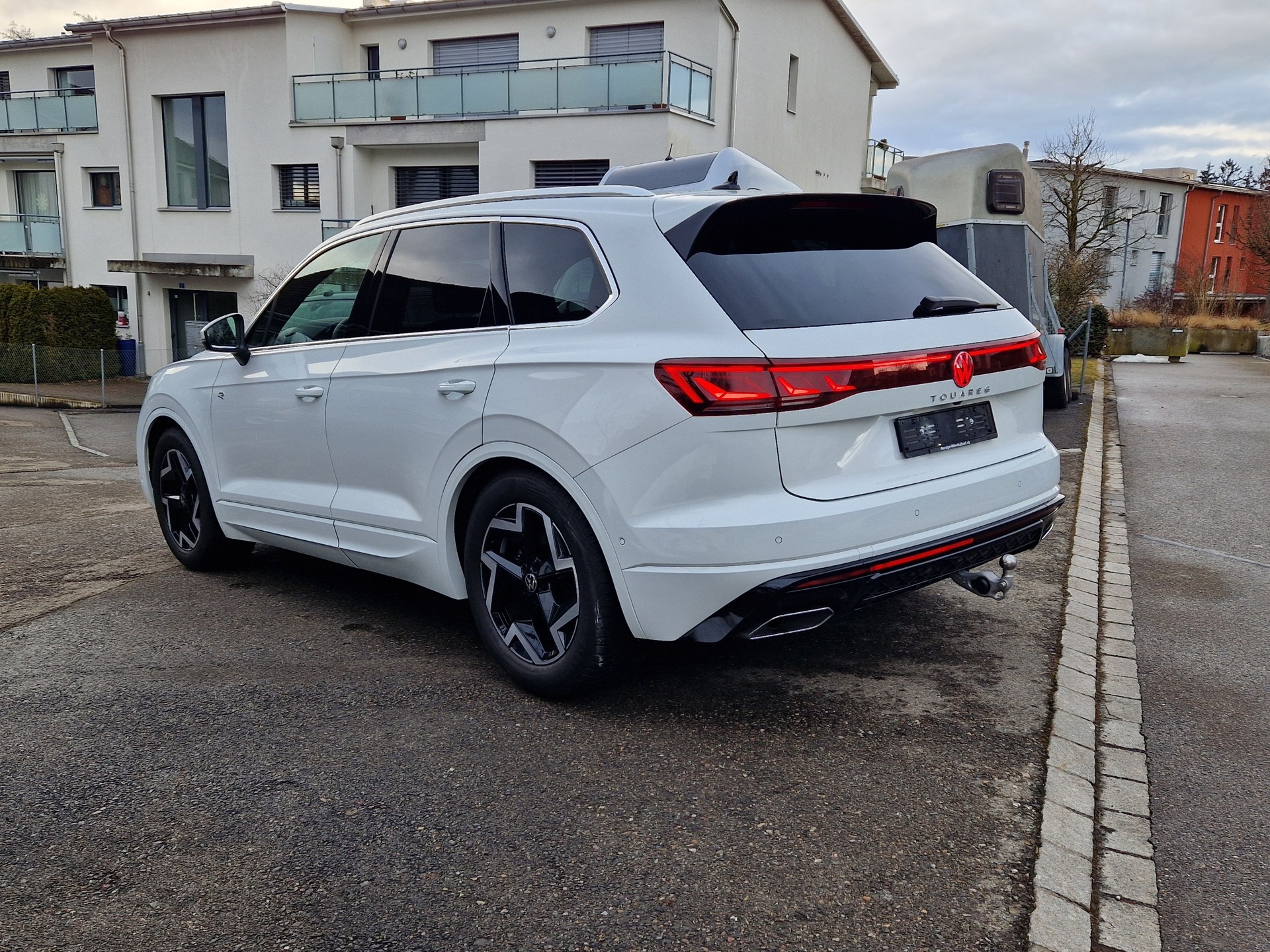VW Touareg 3.0 TDI R-Line Tiptronic-image-6