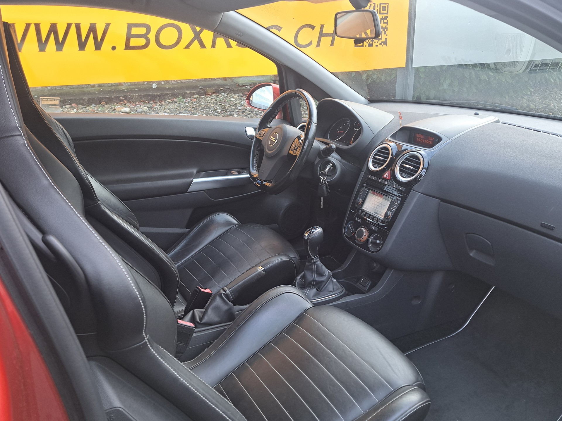 OPEL Corsa 1.6 Turbo OPC Nürburgring Edition-image-4