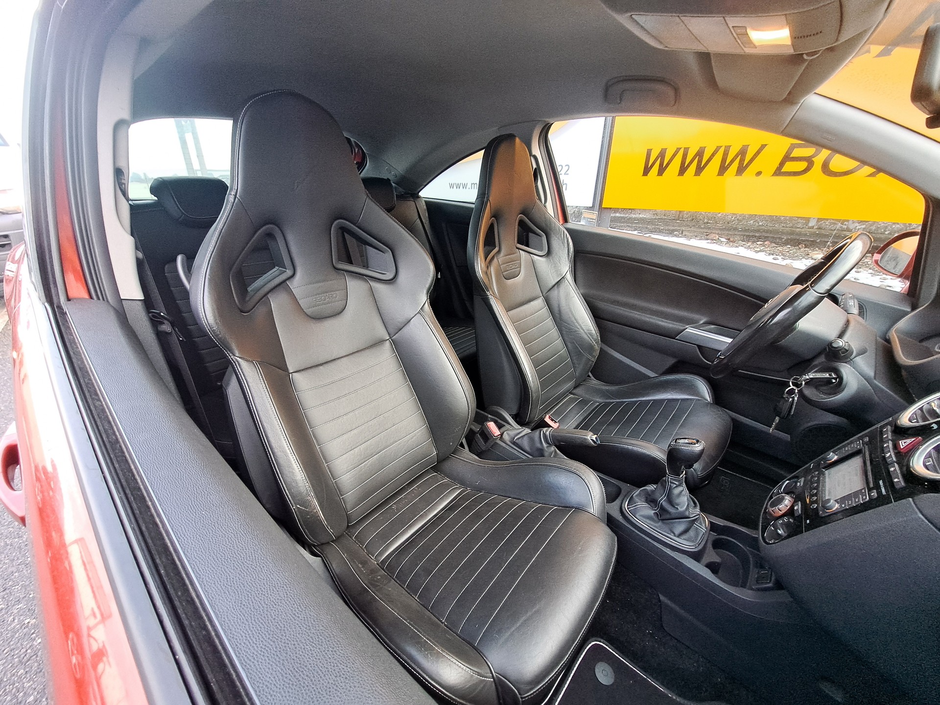 OPEL Corsa 1.6 Turbo OPC Nürburgring Edition-image-5