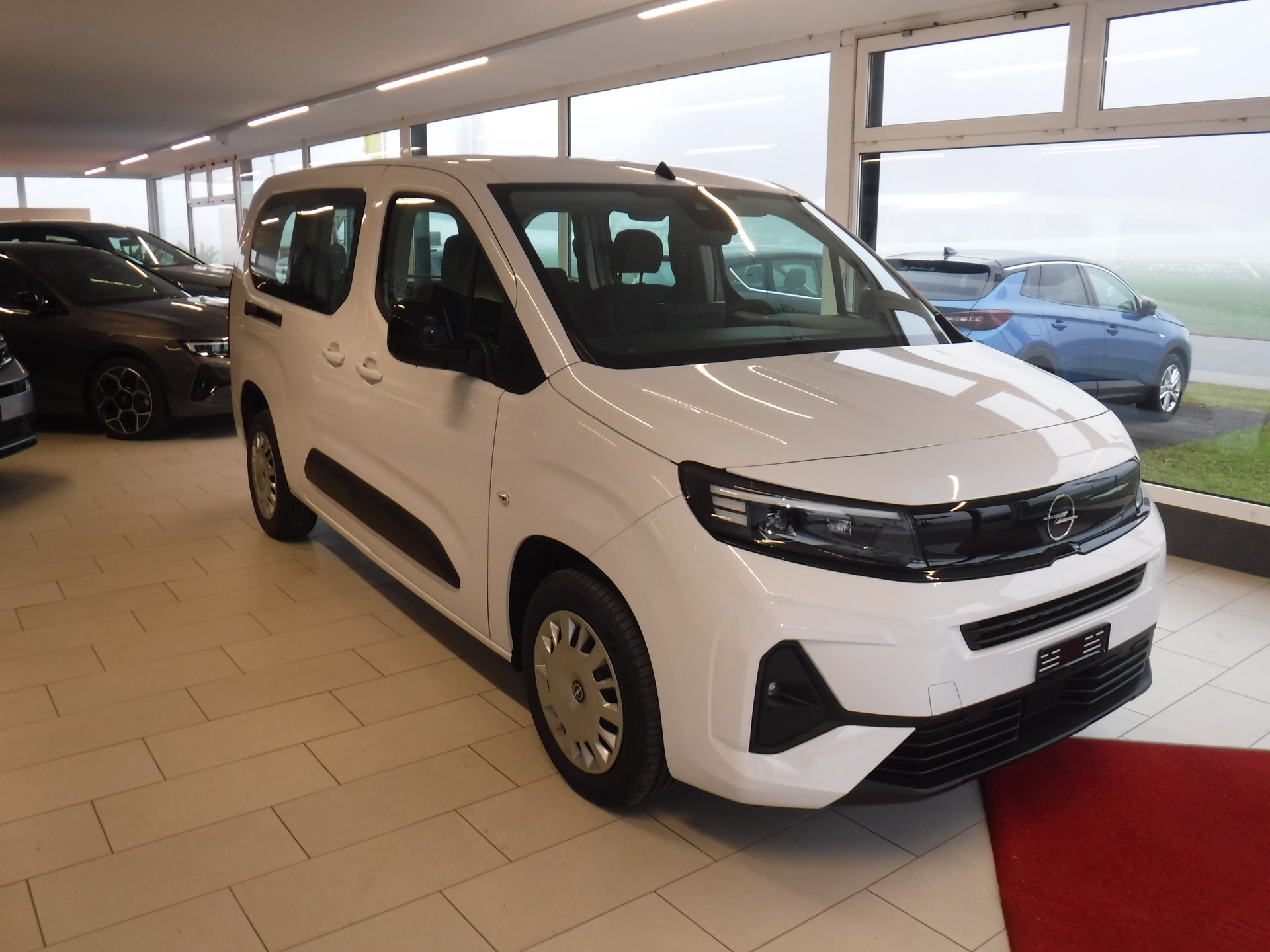OPEL Combo Life 1.2 Edition-image-1