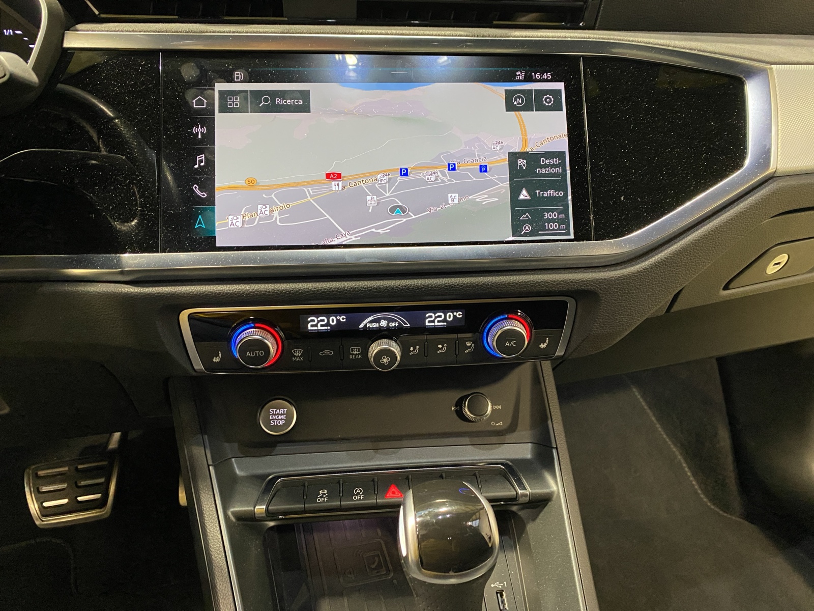 AUDI Q3 40 TFSI S line quattro S-tronic-image-10