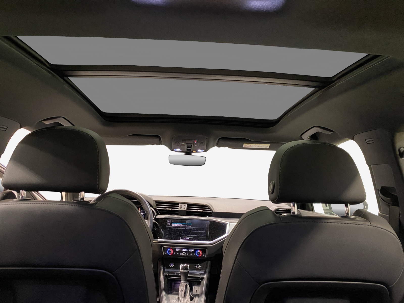 AUDI Q3 40 TFSI S line quattro S-tronic-image-14