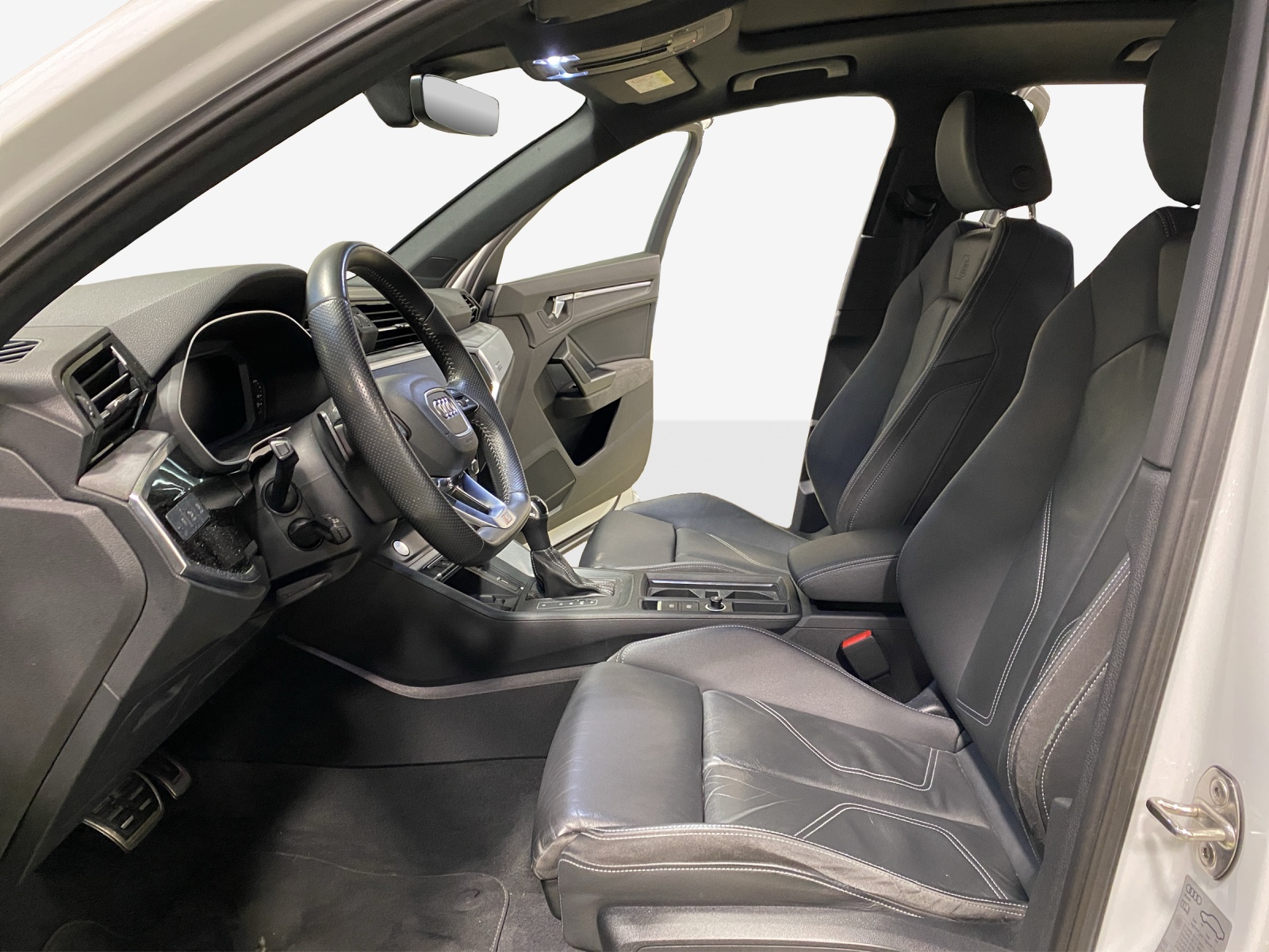AUDI Q3 40 TFSI S line quattro S-tronic-image-7