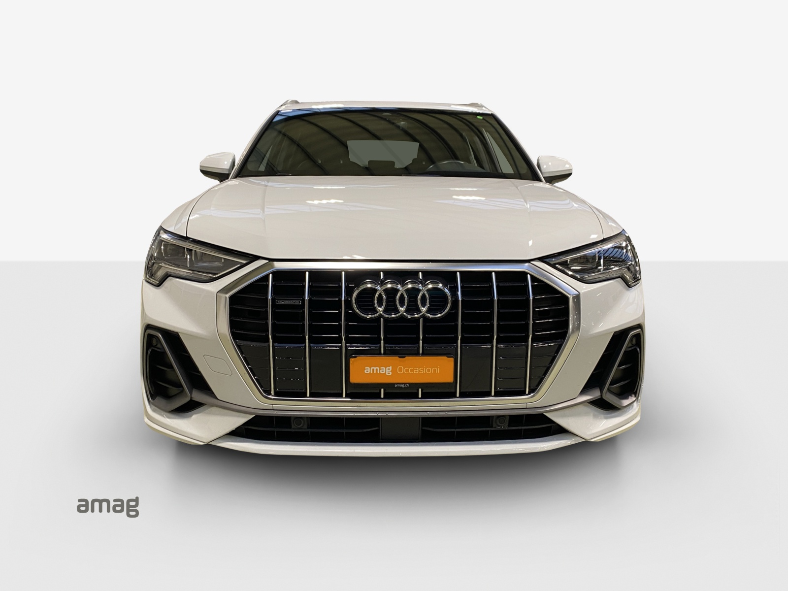 AUDI Q3 40 TFSI S line quattro S-tronic-image-6