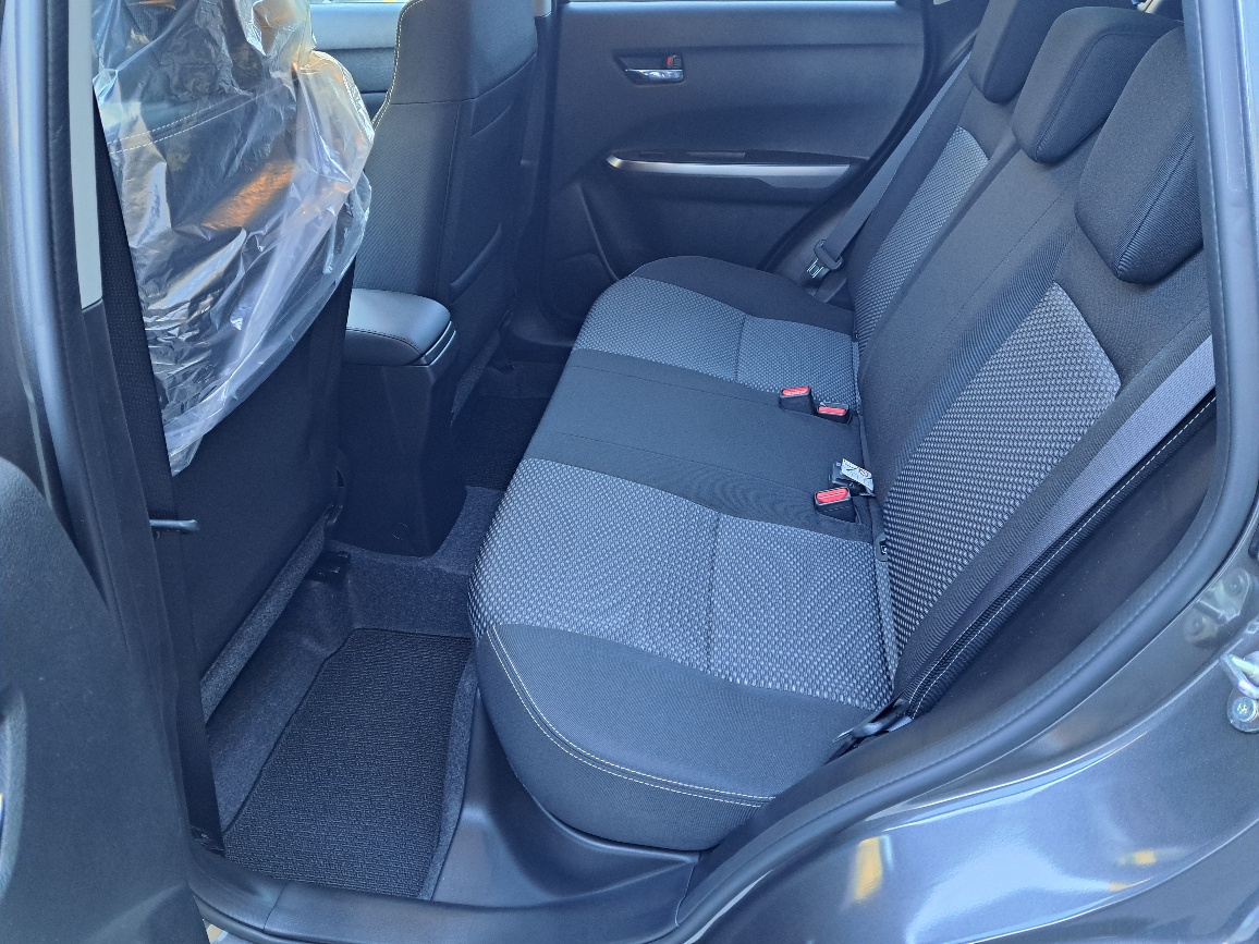 SUZUKI Vitara 1.4 Boosterjet Sakura 4x4 Hybrid Automatic-image-8