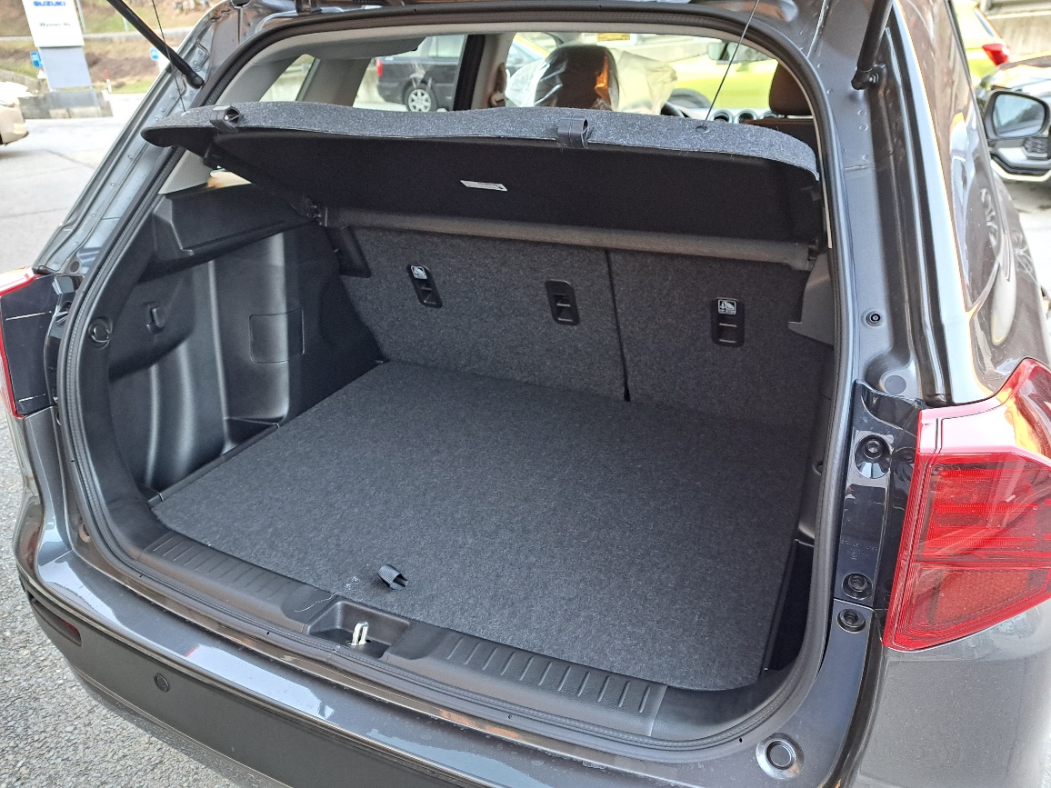 SUZUKI Vitara 1.4 Boosterjet Sakura 4x4 Hybrid Automatic-image-9