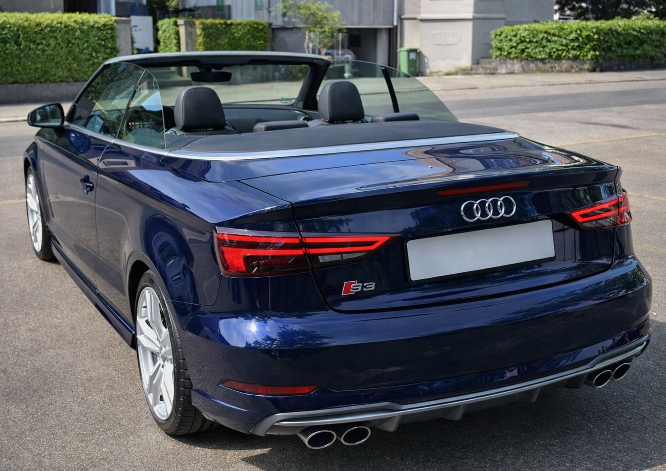 AUDI S3 Cabriolet 2.0 TFSI quattro S-tronic-image-2