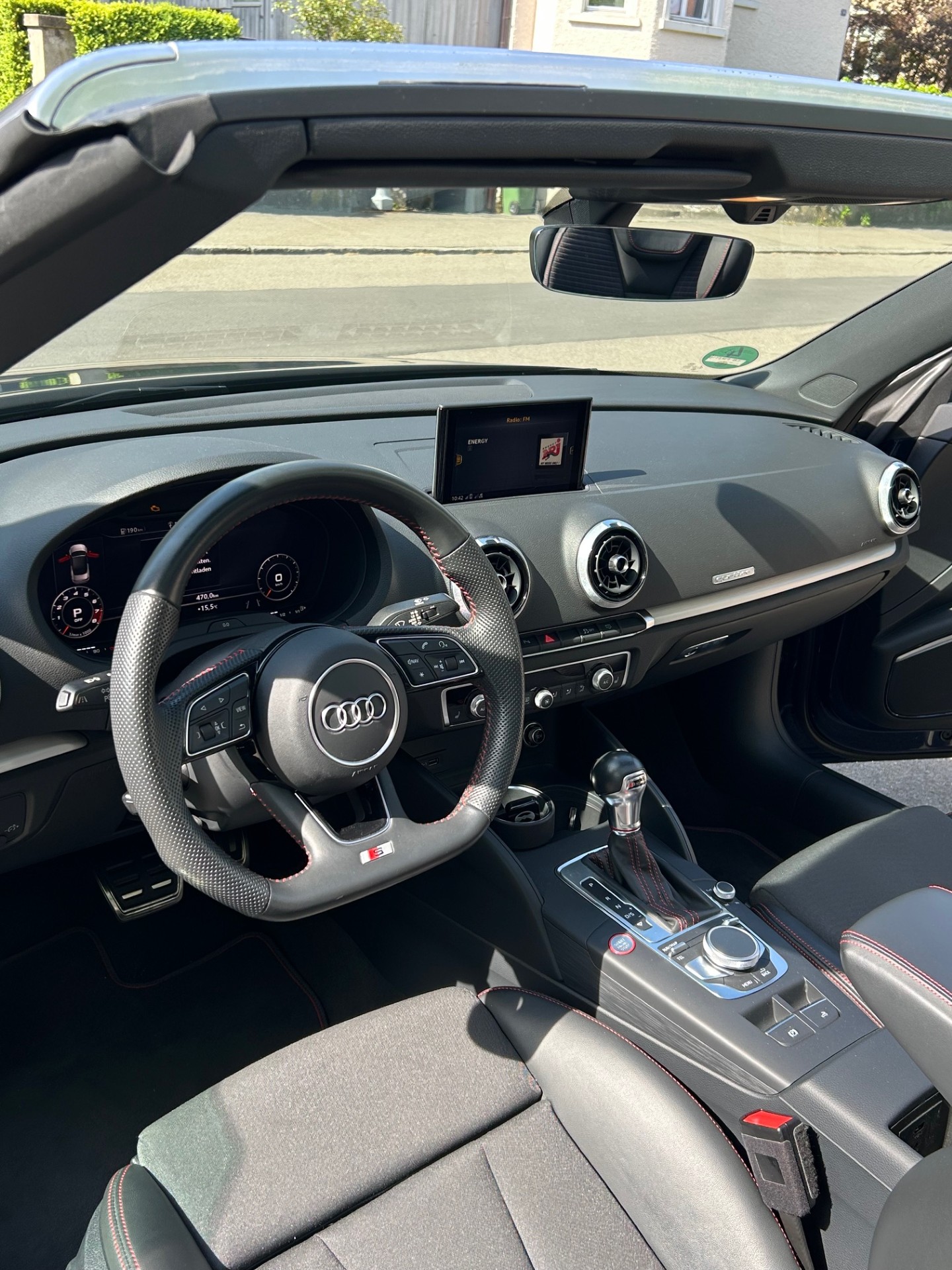 AUDI S3 Cabriolet 2.0 TFSI quattro S-tronic-image-9