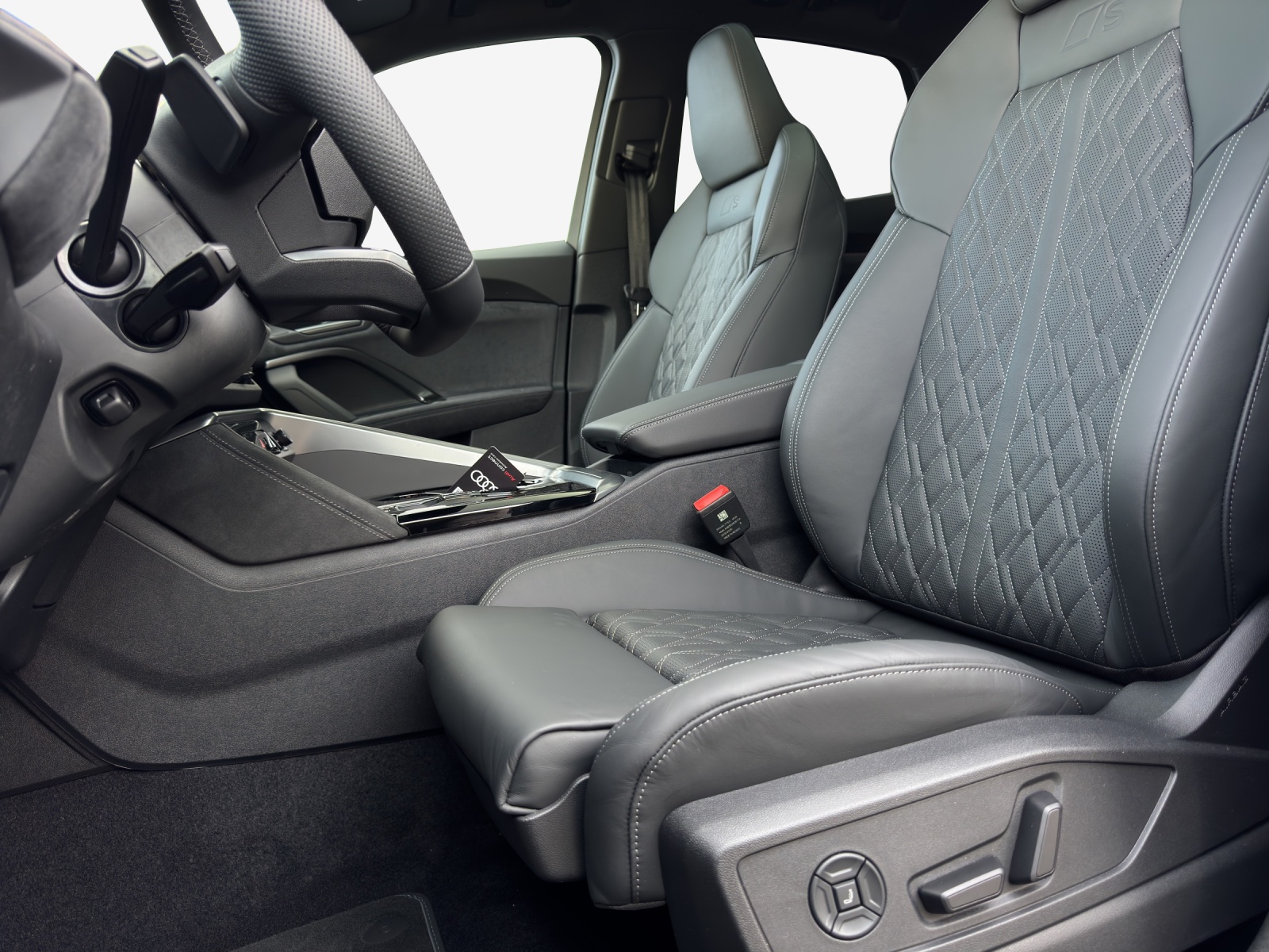 AUDI SQ5 Sportback TFSI quattro S-tronic-image-7