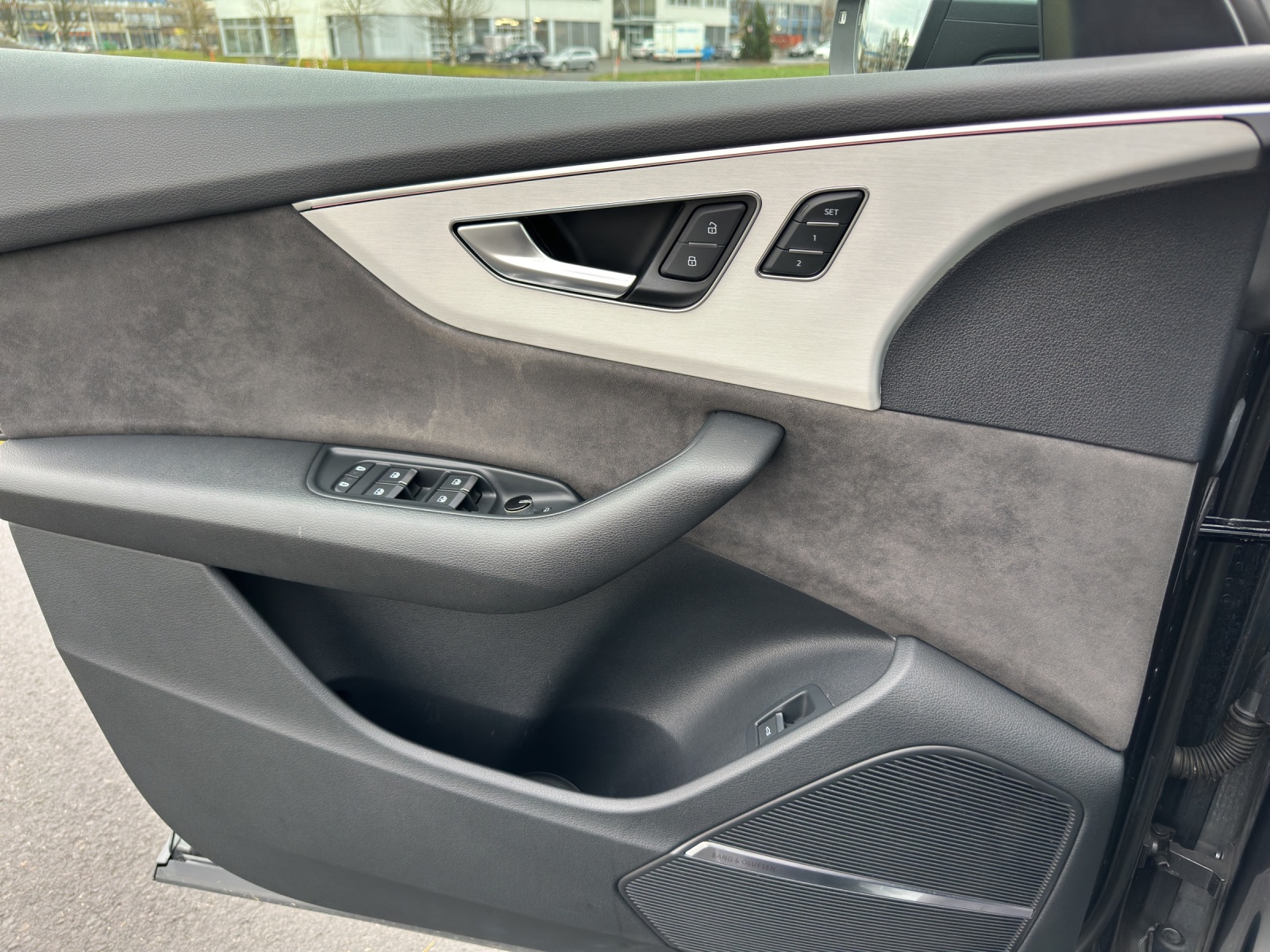 AUDI Q8 50 TDI quattro tiptronic-image-16