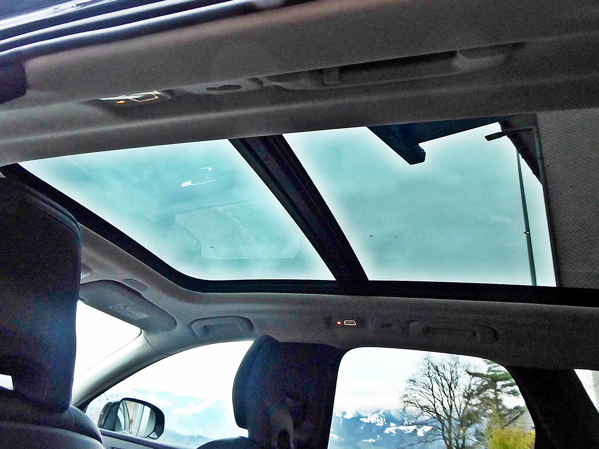 VOLVO XC60 B5 B AWD Plus Dark-image-7