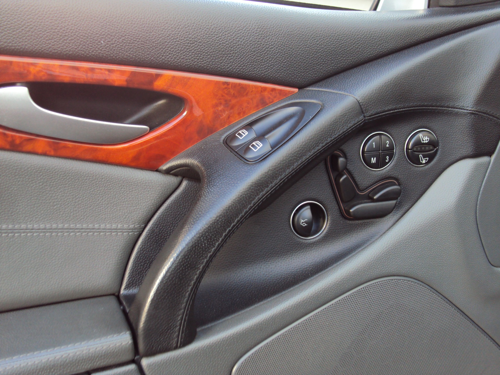MERCEDES-BENZ SL 500 7G-Tronic-image-14