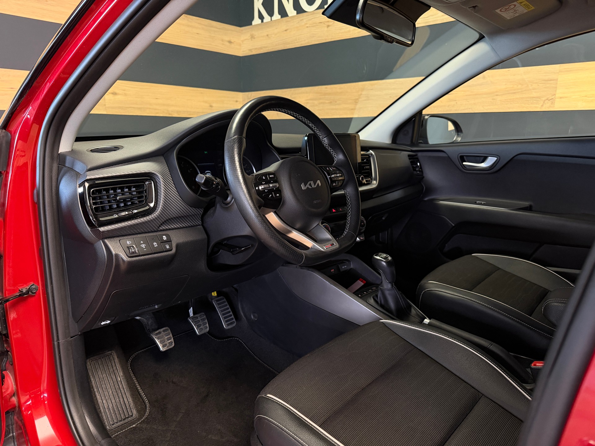 KIA Stonic 1.0 T-GDI MHEV GT-Line iMT-image-14