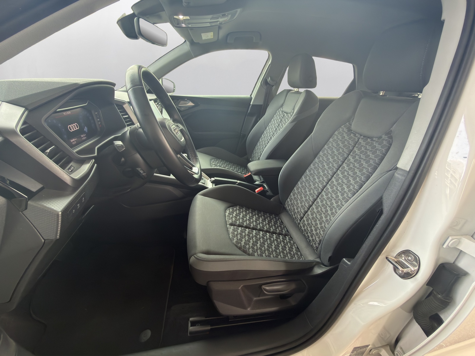 AUDI A1 Sportback 35 TFSI S-tronic-image-9