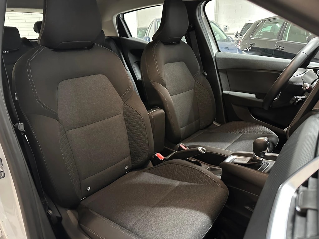 RENAULT Clio 1.0 Intens CVT-image-13