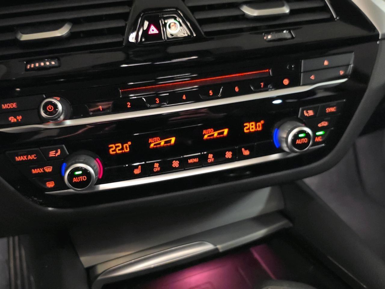 BMW 520d xDrive Touring Sport Line-image-17
