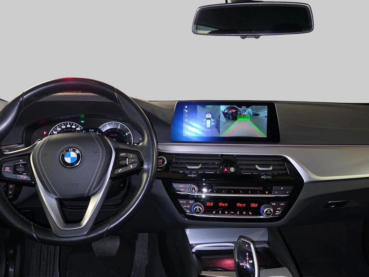 BMW 520d xDrive Touring Sport Line-image-14