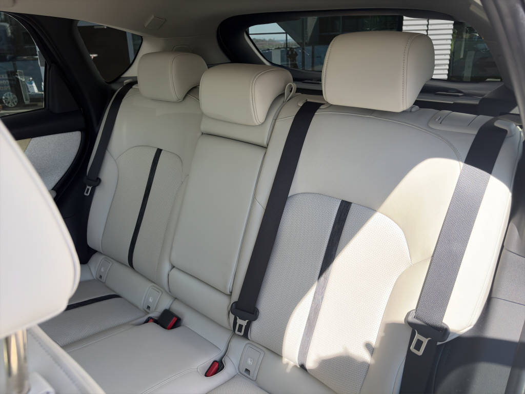 MAZDA CX-60 2.5 PHEV Takumi e-Skyactiv 327 AWD-image-10