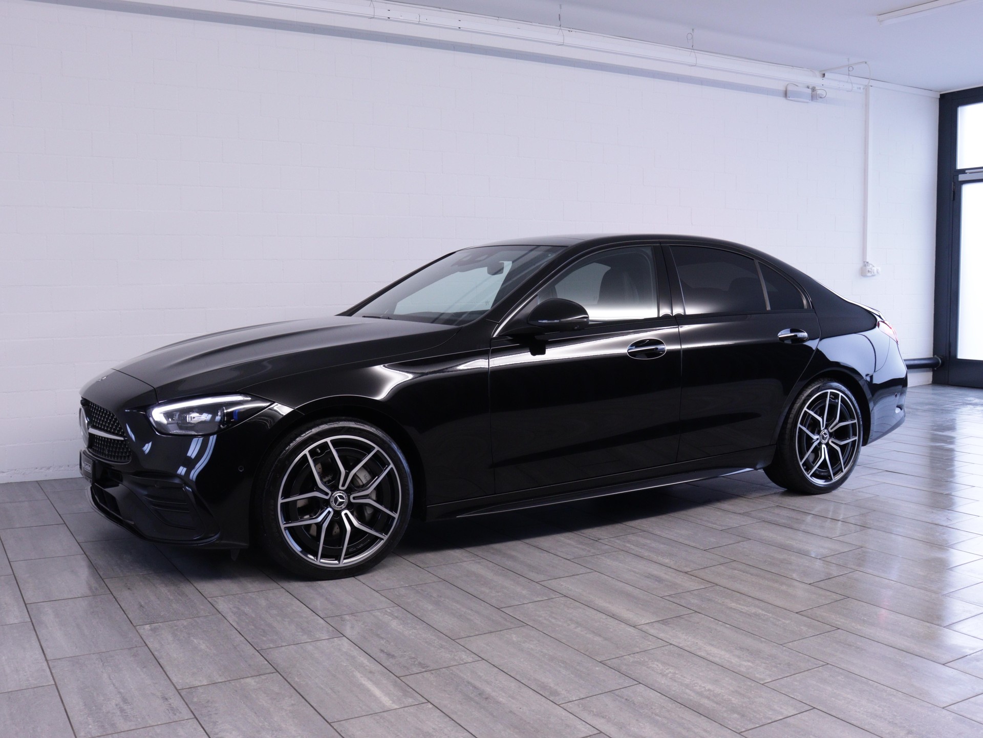 MERCEDES-BENZ C 200 AMG Line 4matic-image-1