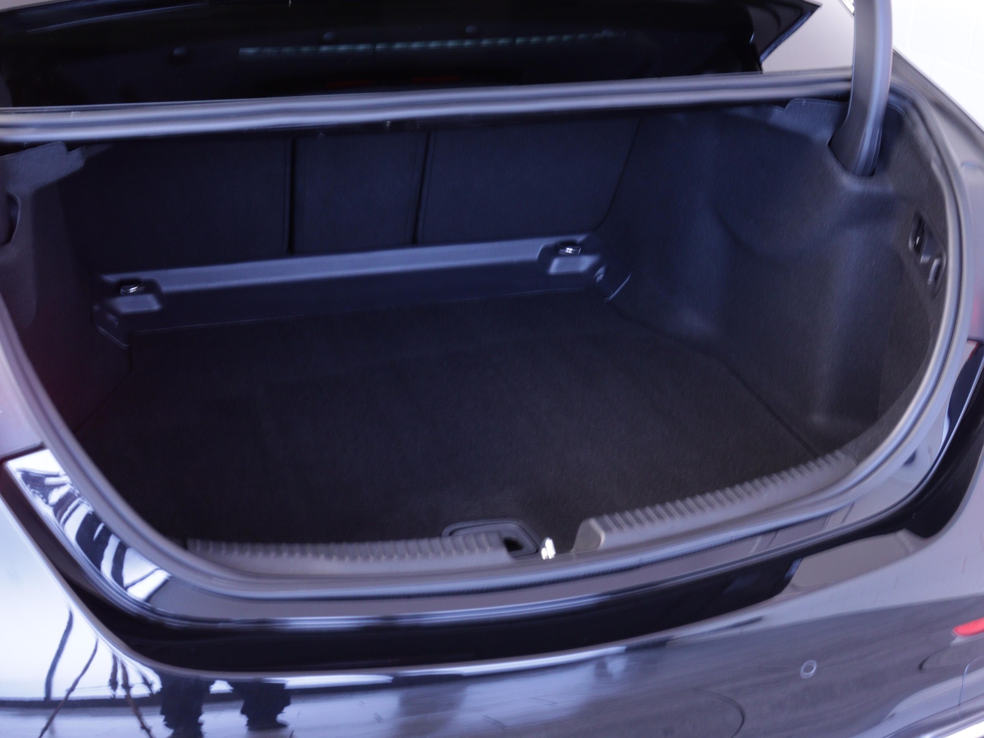 MERCEDES-BENZ C 200 AMG Line 4matic-image-12