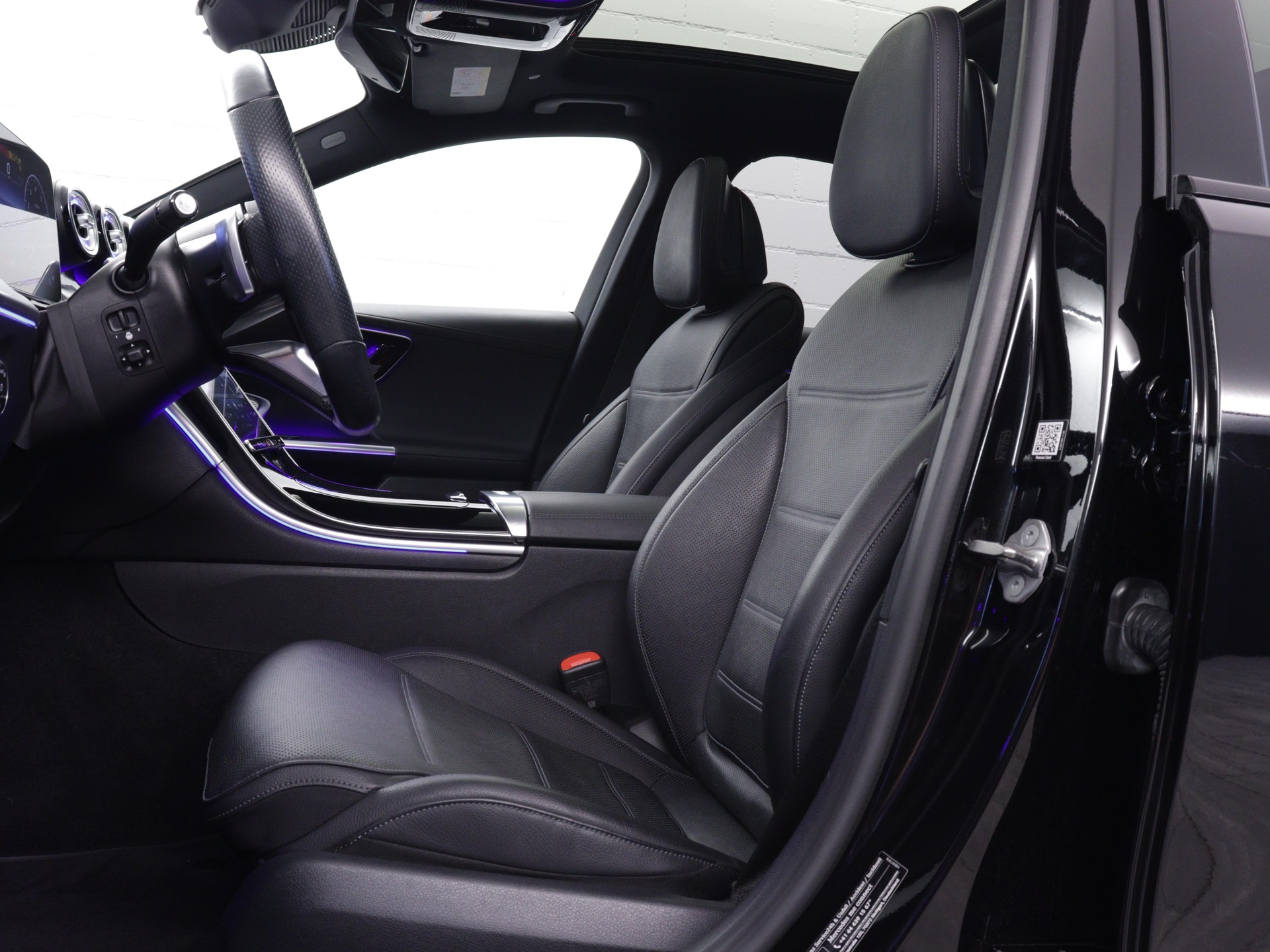 MERCEDES-BENZ C 200 AMG Line 4matic-image-7