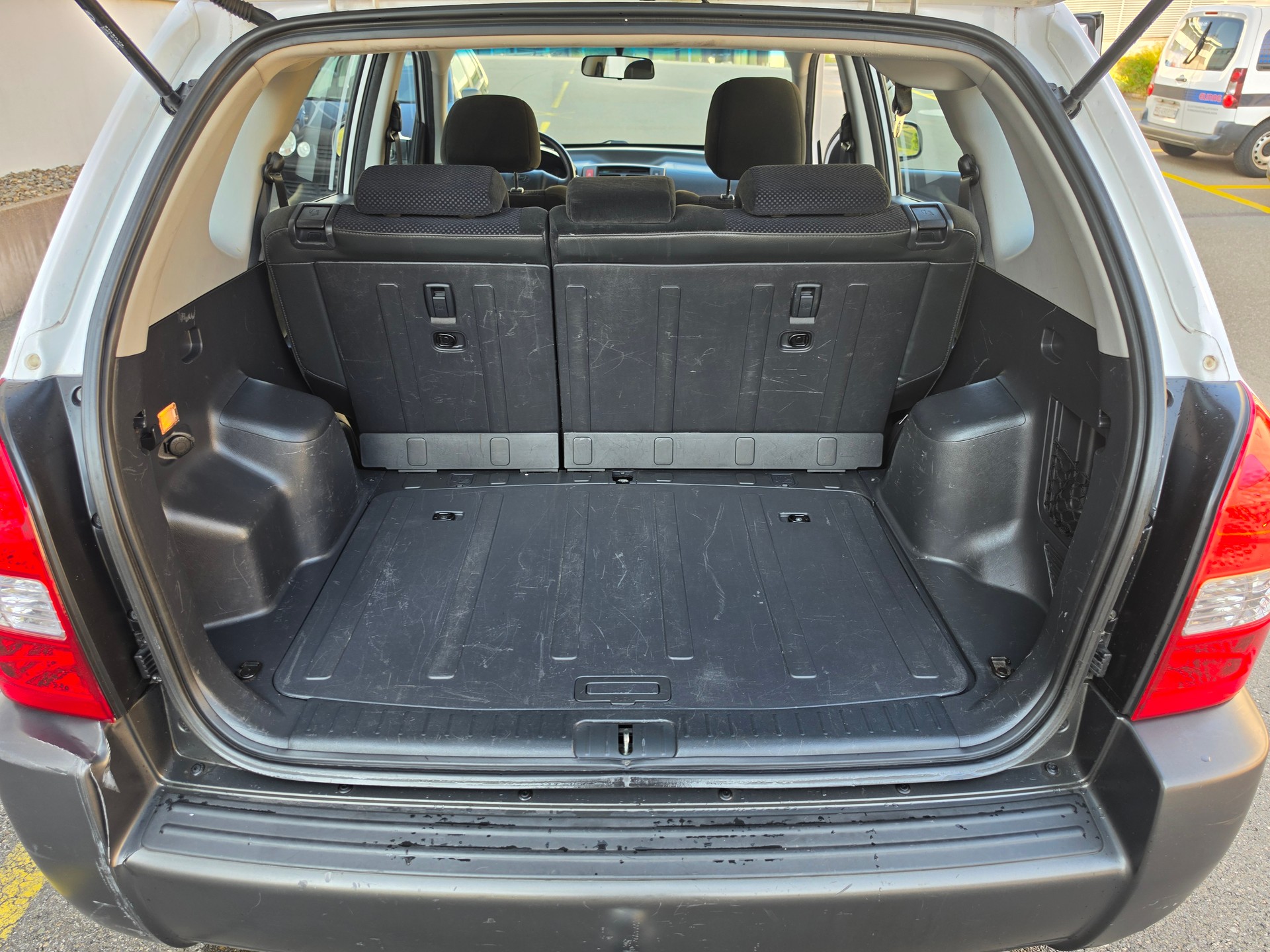 HYUNDAI Tucson 2.0 Comf. City 2WD-image-32